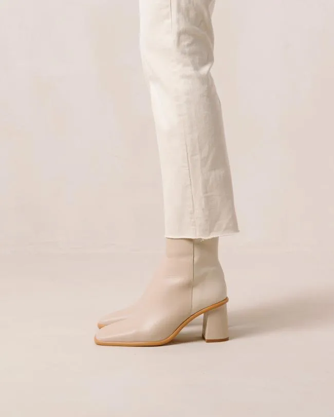 ALOHAS Boots West 8211 Cream And Beige Leather Boots 8211 Women