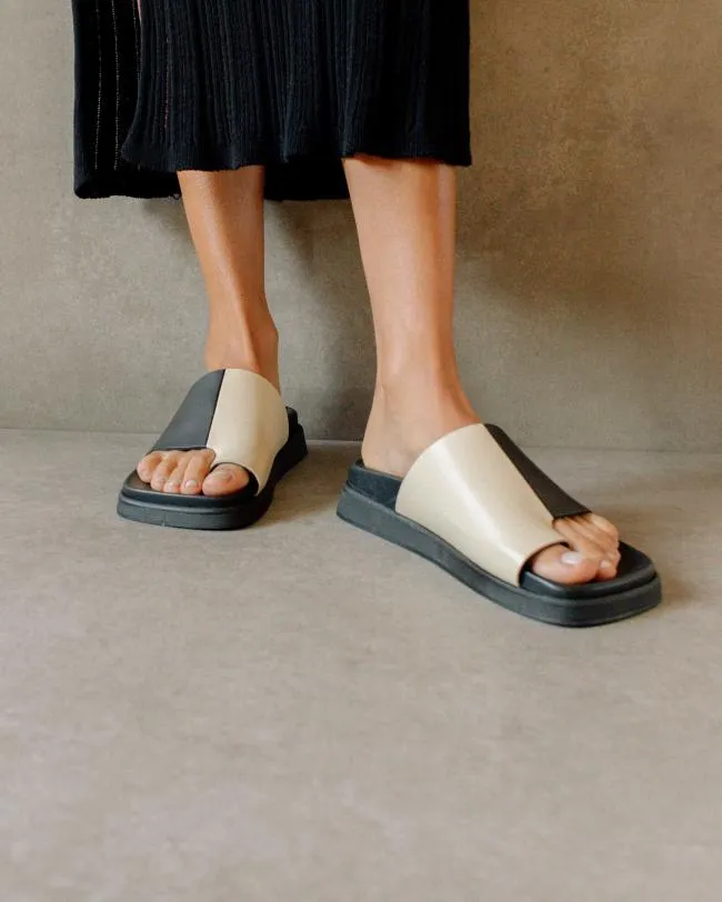 ALOHAS Mules Toe Ring Flop 8211 Black And White Leather Sandals 8211 Women