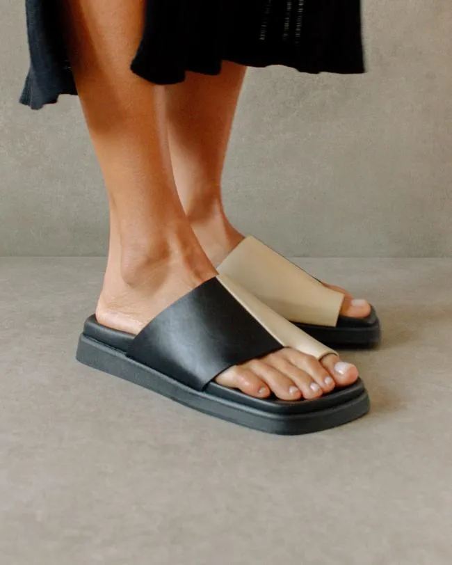 ALOHAS Mules Toe Ring Flop 8211 Black And White Leather Sandals 8211 Women