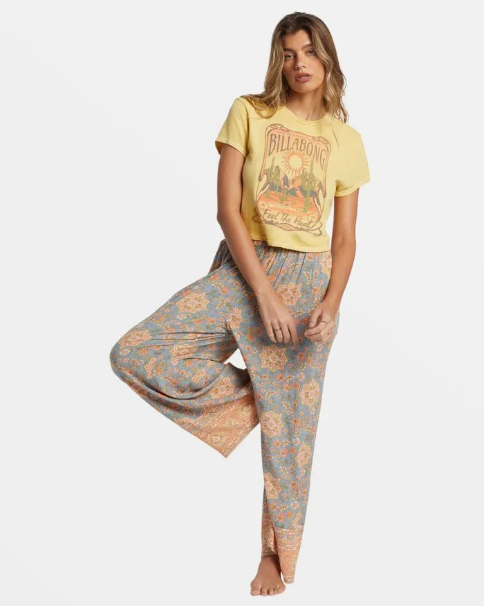 Billabong Graphic Tees and Tanks Feel The Heat TShirt Mellow Daze 8211 Women Billabong Graphic Tees and Tanks Feel The Heat TShirt Mellow Daze 8211 Women