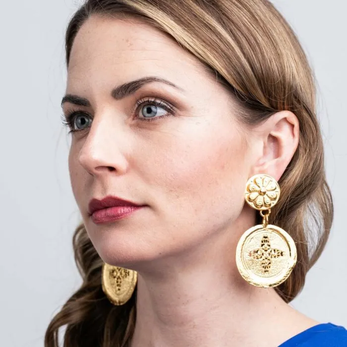 Kenneth Jay Lane Metallic Finish Earrings Women Satin Gold Coin Drop Clip Earrings Kenneth Jay Lane Metallic Finish Earrings Women Satin Gold Coin Drop Clip Earrings