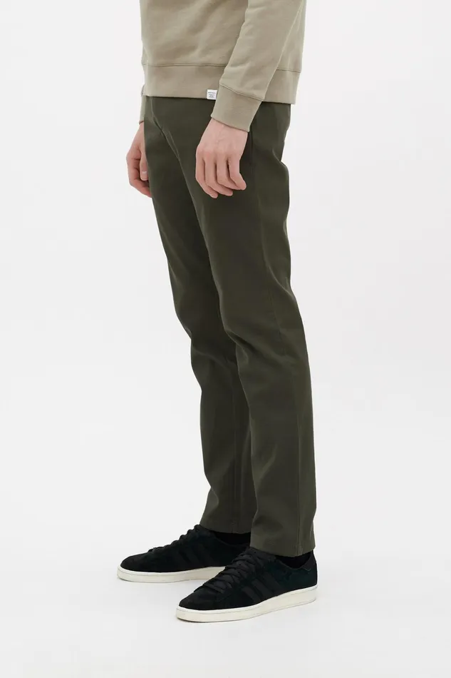 Men Norse Projects Trousers Aros Slim Light Stretch Chino Spruce Green