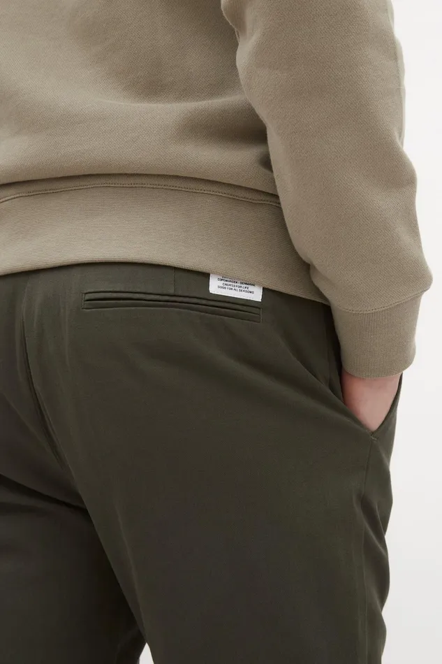 Men Norse Projects Trousers Aros Slim Light Stretch Chino Spruce Green