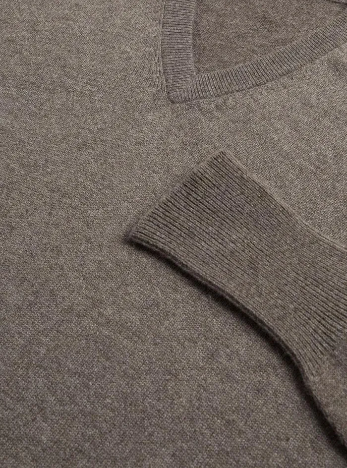 Men Paul Stuart Sweaters Classic Cashmere Double Ply VNeck Sweater Mink