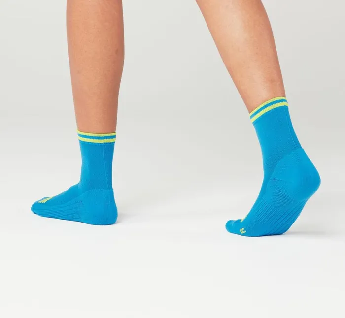 MenWomen All Gender Performance Crew Sock Diva Blue Citrus HOKA ONE ONE Socks