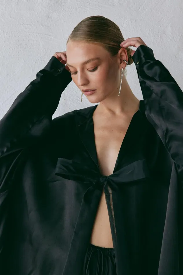 Shirts Women VRG GRL Rae Satin Top Black Shirts Women VRG GRL Rae Satin Top Black