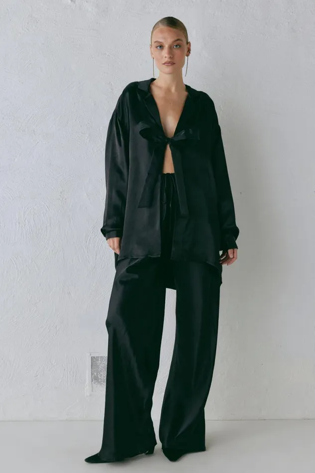 Shirts Women VRG GRL Rae Satin Top Black Shirts Women VRG GRL Rae Satin Top Black