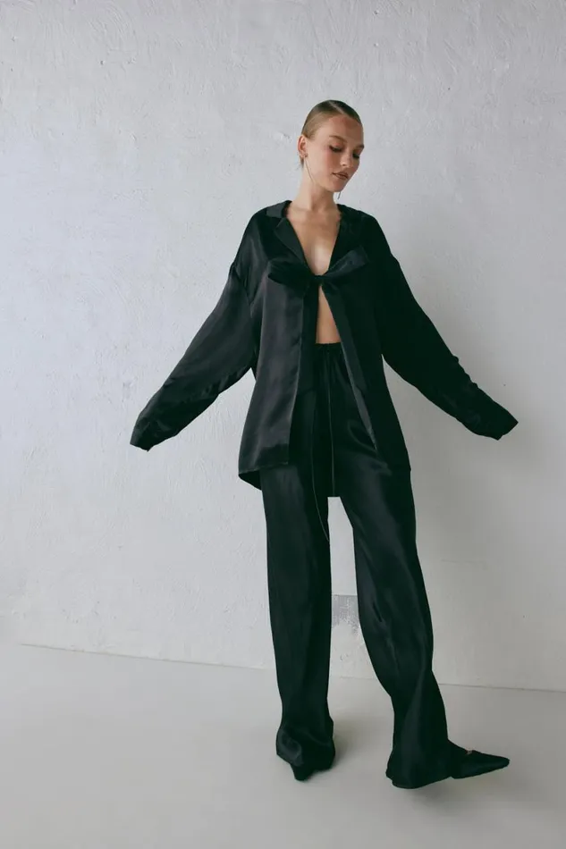 Shirts Women VRG GRL Rae Satin Top Black Shirts Women VRG GRL Rae Satin Top Black