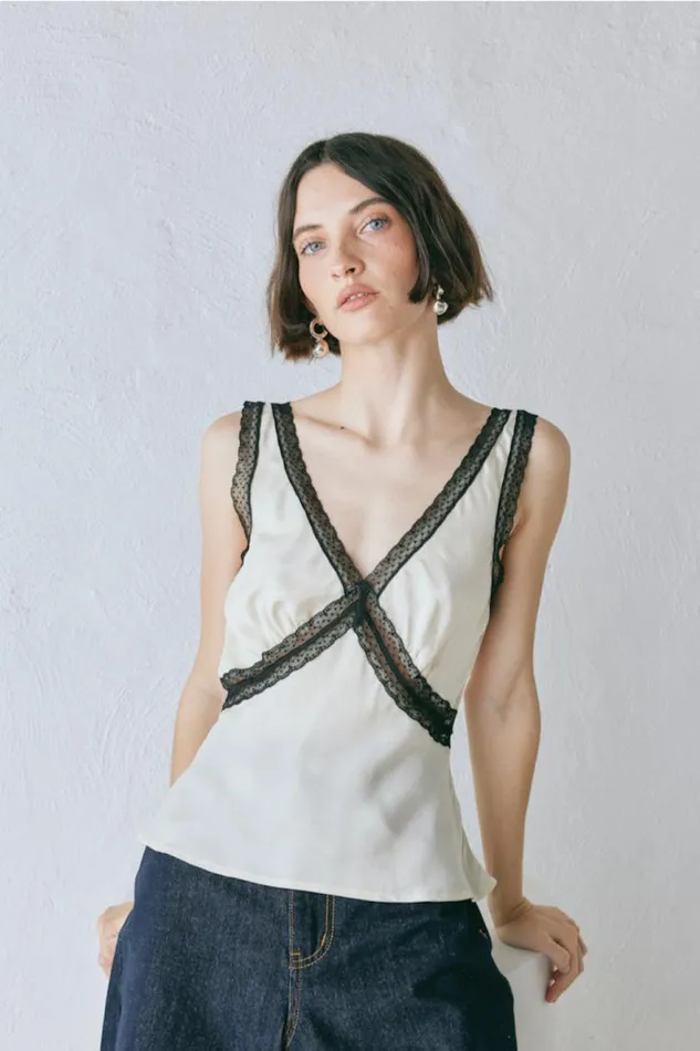 Sleeveless Women VRG GRL Andi Top Cream