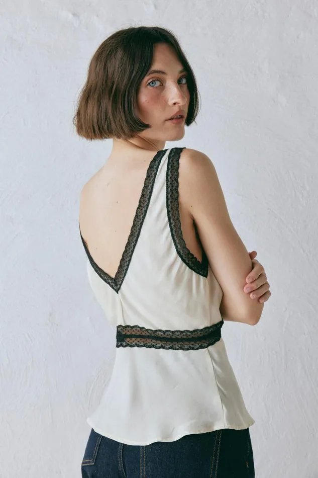 Sleeveless Women VRG GRL Andi Top Cream