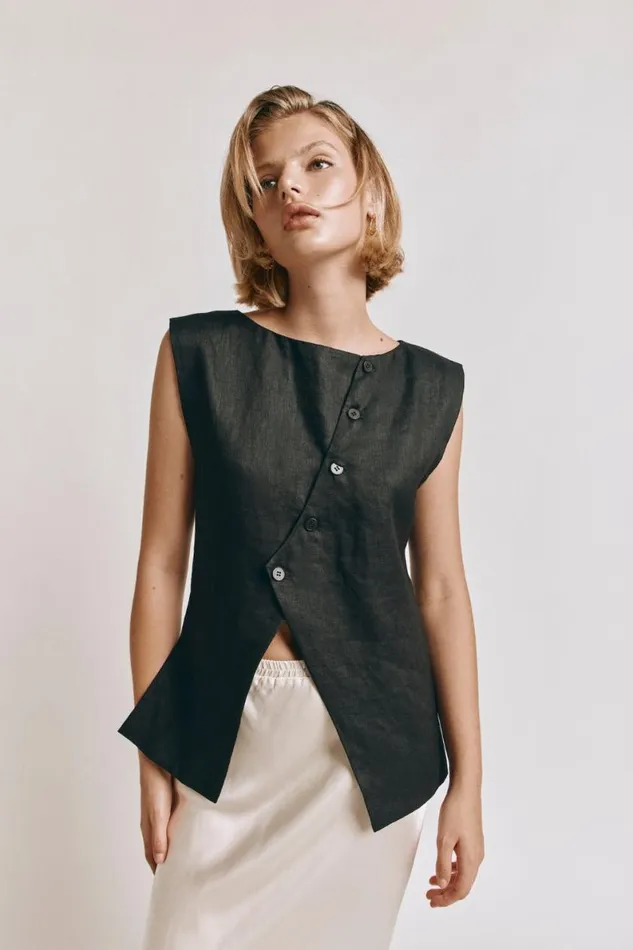 Sleeveless Women VRG GRL Aria Vest Black