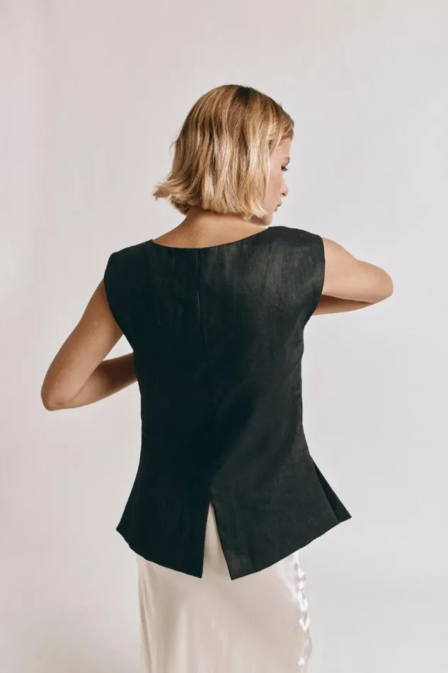 Sleeveless Women VRG GRL Aria Vest Black Sleeveless Women VRG GRL Aria Vest Black