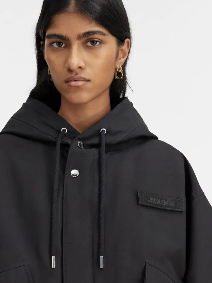 The Caraco Cropped Parka Black Women JACQUEMUS Coats and Jackets The Caraco Cropped Parka Black Women JACQUEMUS Coats and Jackets