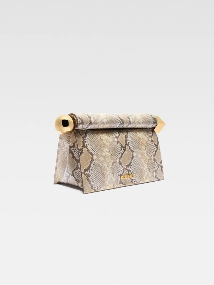 The Rond Carr Clutch Beige Women JACQUEMUS Crossbody and Handbags The Rond Carr Clutch Beige Women JACQUEMUS Crossbody and Handbags