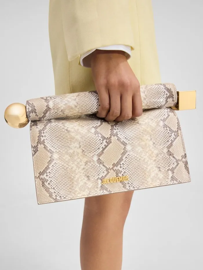 The Rond Carr Clutch Beige Women JACQUEMUS Crossbody and Handbags The Rond Carr Clutch Beige Women JACQUEMUS Crossbody and Handbags
