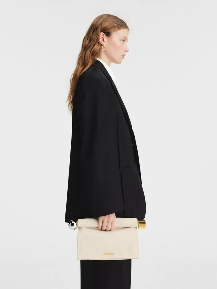 The Rond Carr Clutch Light Ivory Women JACQUEMUS Crossbody and Handbags The Rond Carr Clutch Light Ivory Women JACQUEMUS Crossbody and Handbags