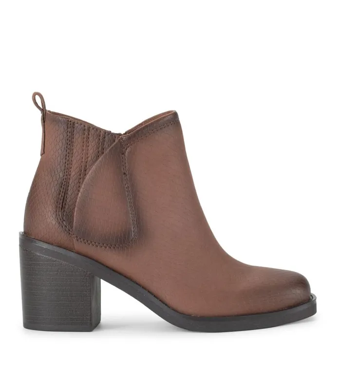 Women Baretraps Booties Maria Block Heel Bootie Oak Women Baretraps Booties Maria Block Heel Bootie Oak