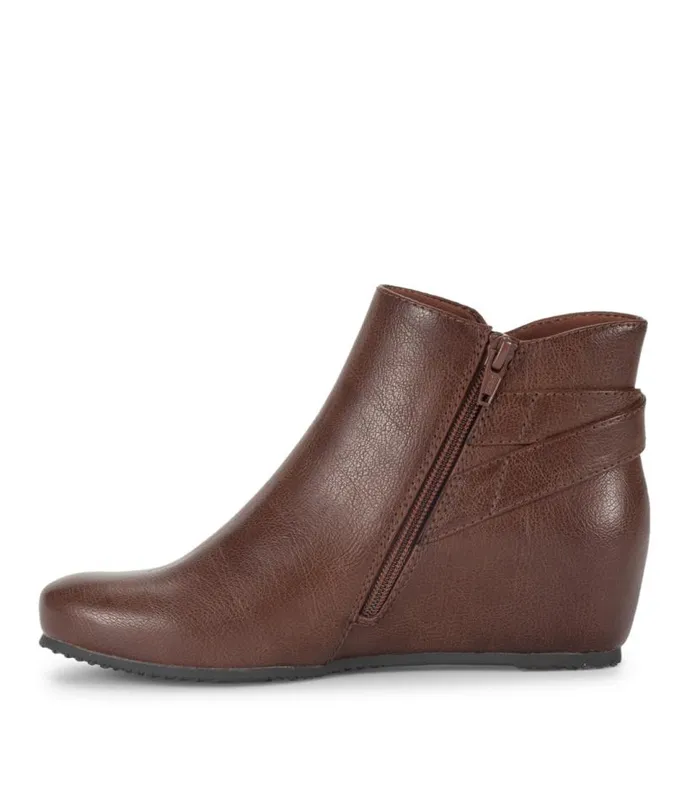 Women Baretraps Booties Serena Wedge Bootie Oak Women Baretraps Booties Serena Wedge Bootie Oak