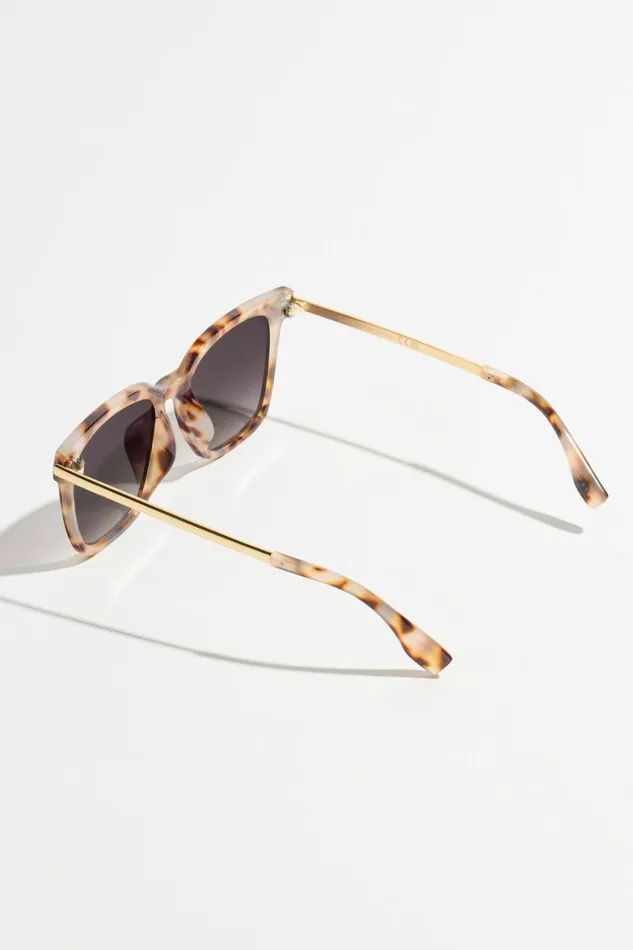 Women Dynamite Sunglasses Classic Square Sunglasses Brown