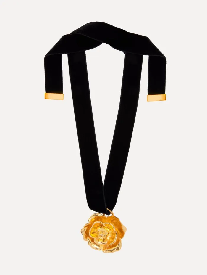 Women Gardenia Pendant Velvet Necklace Gold Oscar De La Renta Necklaces
