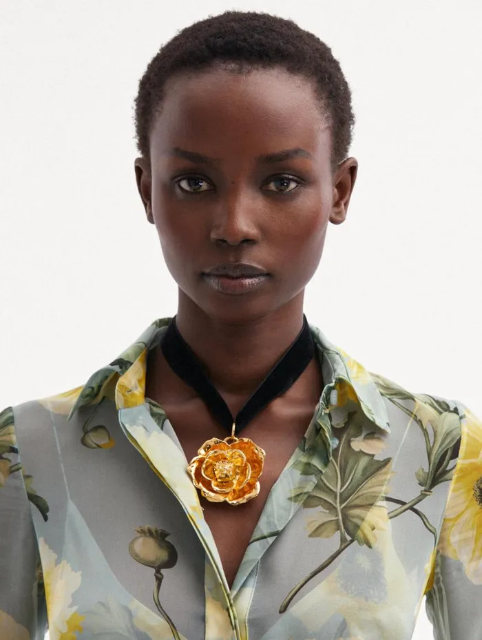 Women Gardenia Pendant Velvet Necklace Gold Oscar De La Renta Necklaces Women Gardenia Pendant Velvet Necklace Gold Oscar De La Renta Necklaces