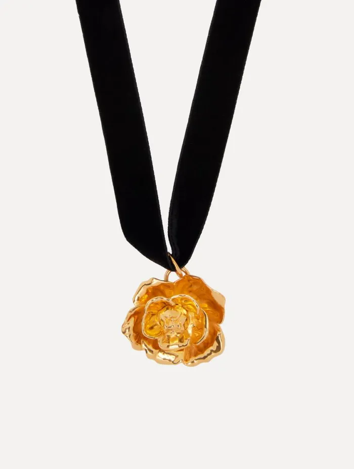 Women Gardenia Pendant Velvet Necklace Gold Oscar De La Renta Necklaces Women Gardenia Pendant Velvet Necklace Gold Oscar De La Renta Necklaces