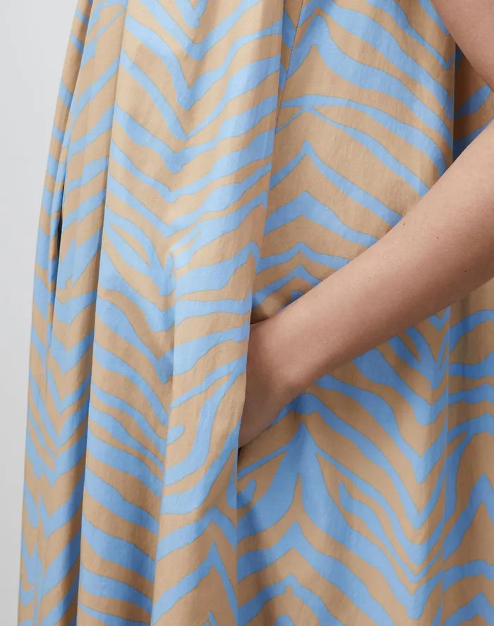 Women Lafayette 148 New York Dresses Halle Dress In Zevron Print Habotai Fresh Blue Multi
