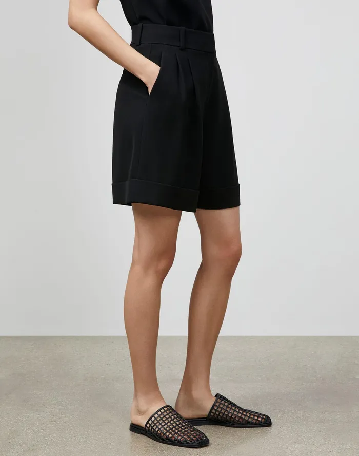 Women Lafayette 148 New York Pants and Shorts Petite Ellis Pleated Short In Finesse Crepe Black