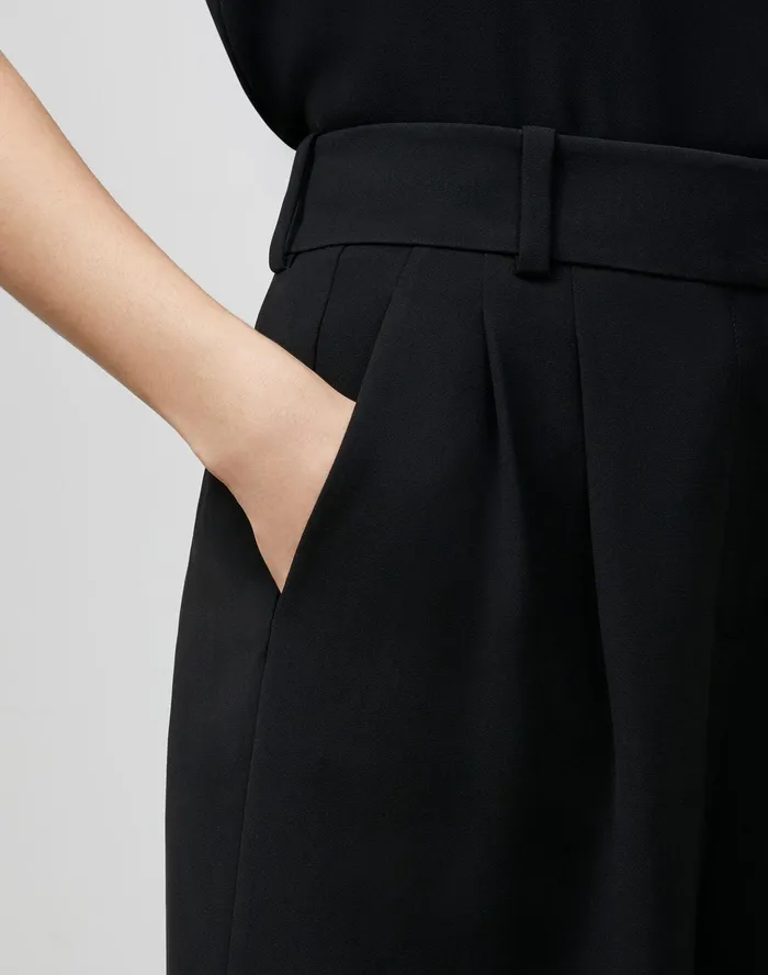 Women Lafayette 148 New York Pants and Shorts Petite Ellis Pleated Short In Finesse Crepe Black