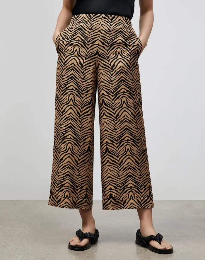 Women Lafayette 148 New York Pants and Shorts Petite Riverside Cropped Pant In Mini Zevron Print Shantung Honeynut Multi Women Lafayette 148 New York Pants and Shorts Petite Riverside Cropped Pant In Mini Zevron Print Shantung Honeynut Multi