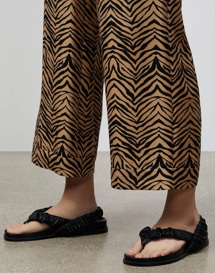 Women Lafayette 148 New York Pants and Shorts Petite Riverside Cropped Pant In Mini Zevron Print Shantung Honeynut Multi