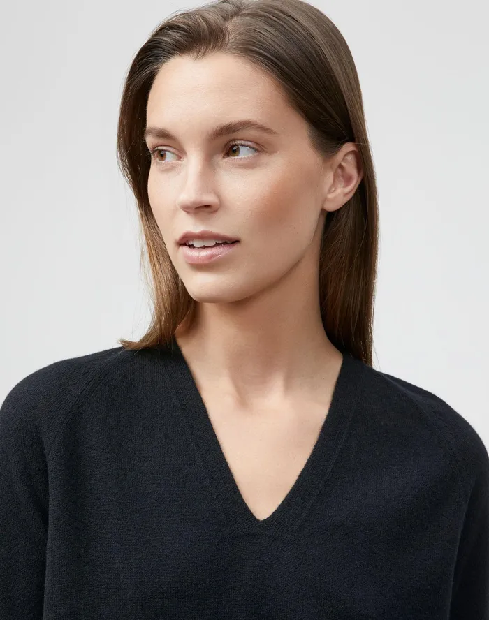 Women Lafayette 148 New York Sweaters KindCashmere Raglan Sleeve VNeck Sweater Black
