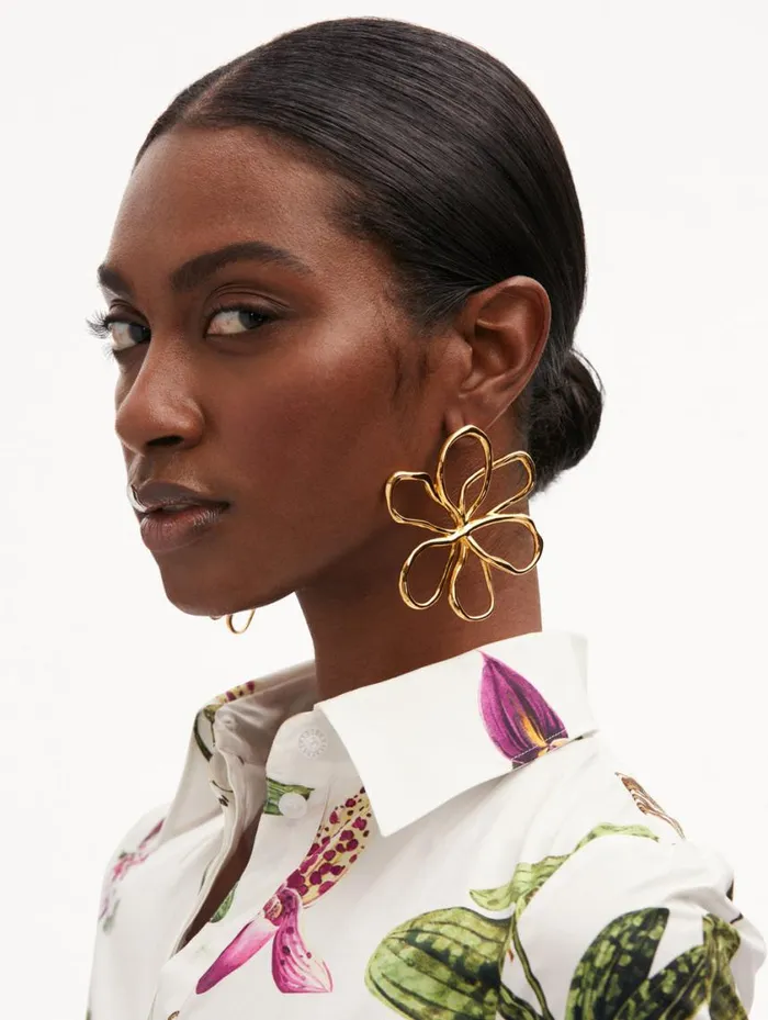 Women Large Threaded Flower Earrings Gold Oscar De La Renta Earrings Women Large Threaded Flower Earrings Gold Oscar De La Renta Earrings