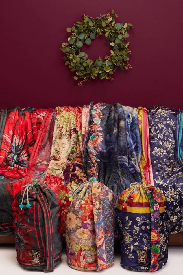 Women Laurel Canyon Cozy Blanket Cusco Johnny Was Blankets Women Laurel Canyon Cozy Blanket Cusco Johnny Was Blankets