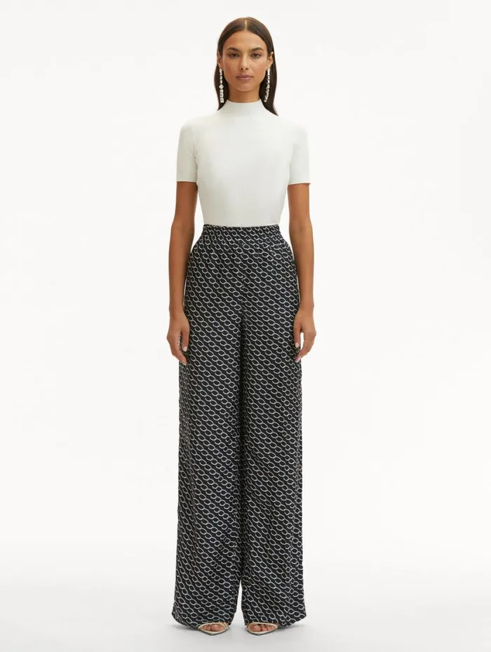 Women Small Oscar ChainLink Pant Ivory Navy Oscar De La Renta Pants and Skirts Women Small Oscar ChainLink Pant Ivory Navy Oscar De La Renta Pants and Skirts