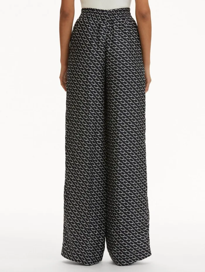 Women Small Oscar ChainLink Pant Ivory Navy Oscar De La Renta Pants and Skirts Women Small Oscar ChainLink Pant Ivory Navy Oscar De La Renta Pants and Skirts