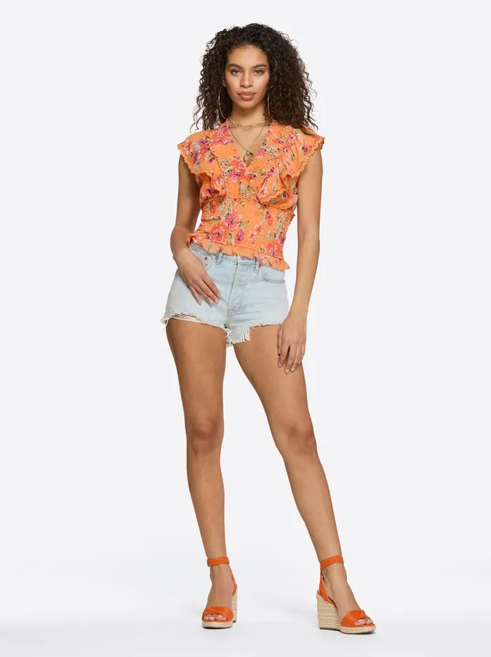Women Tops and Tees Jessica Simpson Lilianna Top In Watercolor Roses